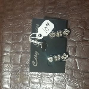 Earings free with jewelry purchase